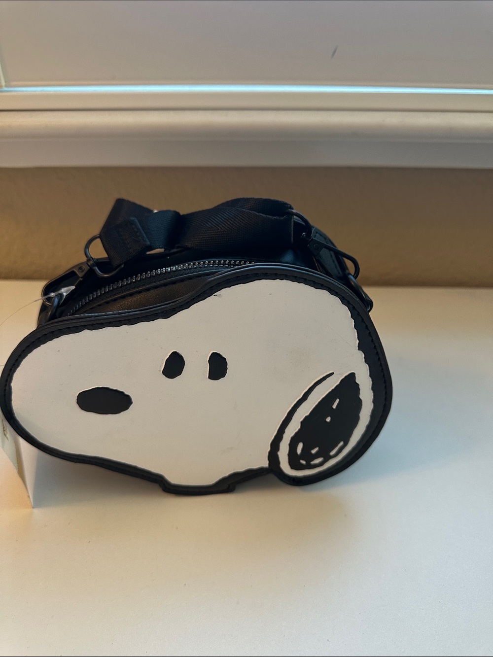 Peanuts Snoopy Face Super Cute Kids Crossbody Bag - White and Black